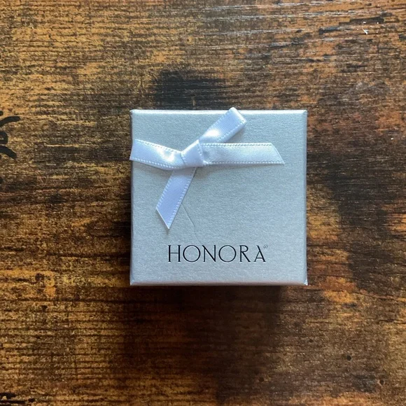 NIB Honora Pearls Stainless Steel Stud Earrings - Picture 2 of 4